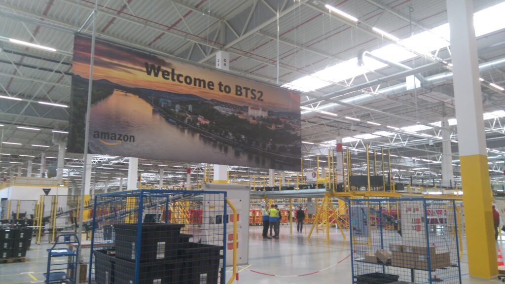 Amazon otvoril logistické centrum v Seredi - Systémy Logistiky SK