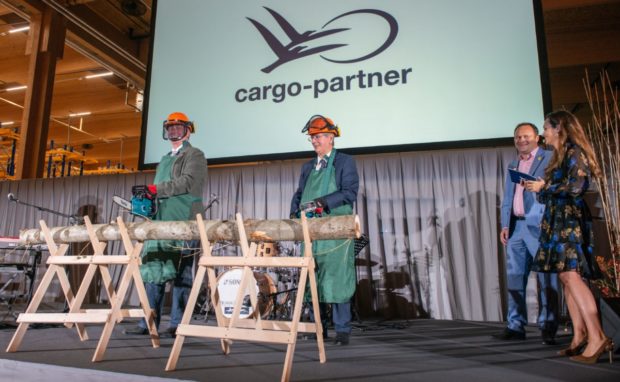 cargo-partner otvoril iLogistics Centrum z dreva