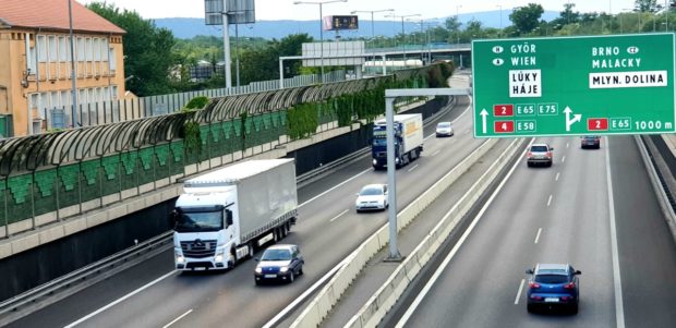 Autodopravcovia očakávajú od štátu prípravu modernejšieho mýtneho systému