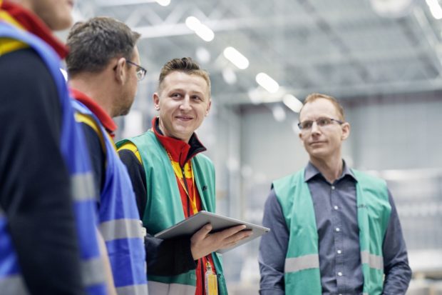 DHL Supply Chain spolu s Blue Yonder spúšťa softvérovú platformu pre urýchlenie robotizácie skladu