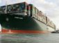 Nákladnú kontajnerovú loď v Suezskom prieplave čiastočne uvoľnili