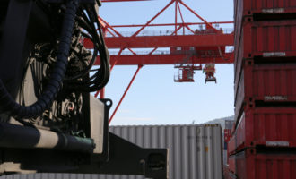 cargo-partner ponúka riešenie železničnej a námornej prepravy zo západnej Číny prostredníctvom koridoru zem-more