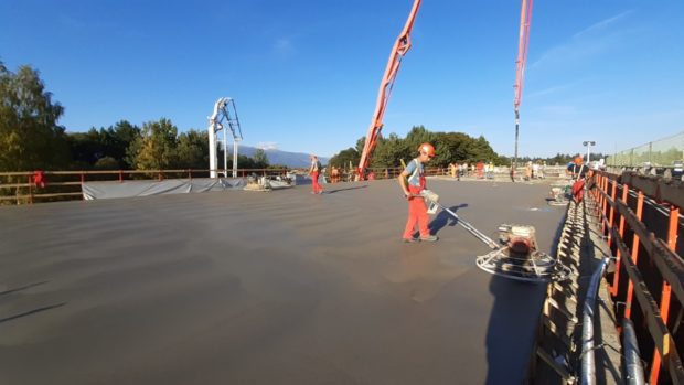Práce na výstavbe mosta na D1 pri Podbanskom napredujú