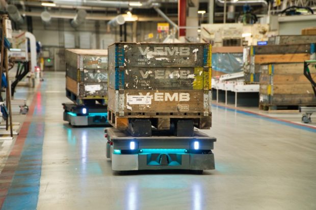 Česká Faurecia zvýšila produktivitu logistiky s flotilou robotov MiR