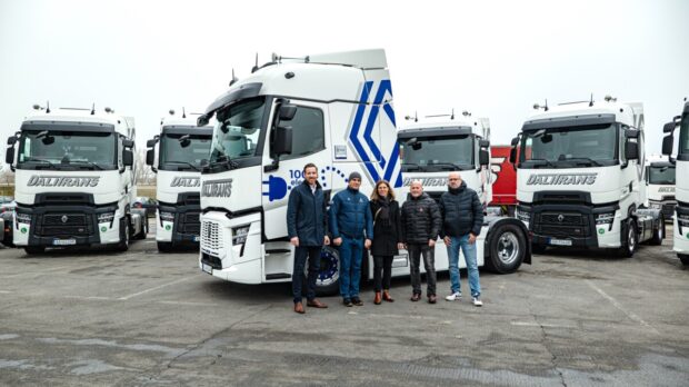 Renault Trucks odovzdáva 65 nových vozidiel pre Dalitrans