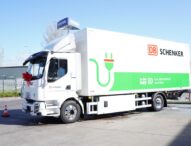 DB Schenker rozšíril flotilu svojich elektrických vozidiel o dva nové modely Renault