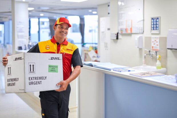 DHL Group plánuje počas piatich rokov investovať dve miliardy eur do zdravotníckej logistiky