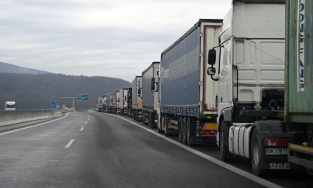 Transakčná daň podľa UNAS výrazne zvyšuje cenu dopravy