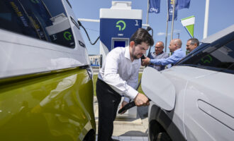 OMV umiestni ultrarýchle nabíjačky pre elektromobily každých 100 kilometrov