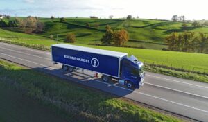 Európskym kamionistom chýbajú státisíce bezpečných parkovacích miest